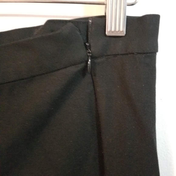 Banana Republic Black Stretch Skinny Fit Pants - Picture 3 of 9